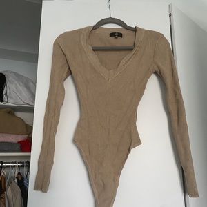 V neck Bodysuit beige